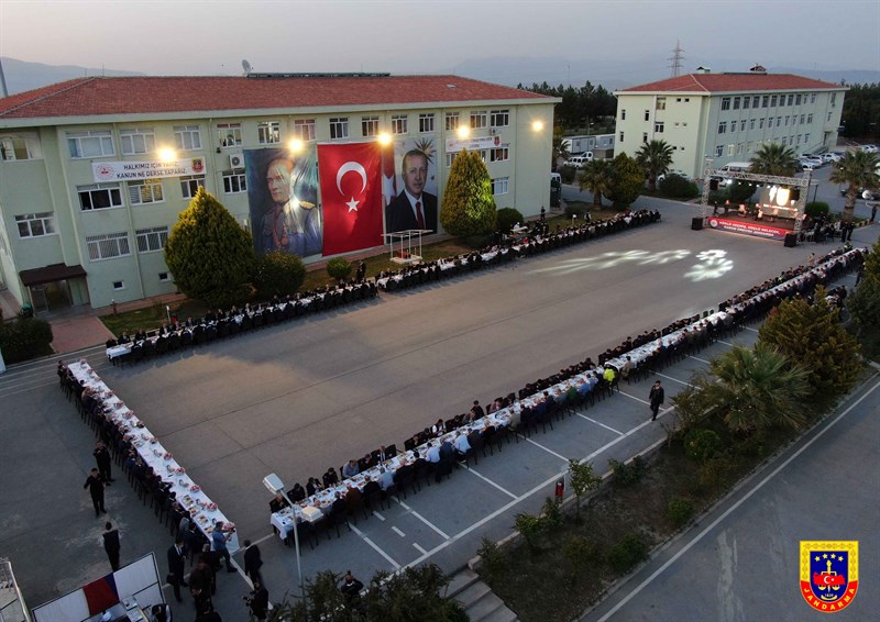 İzmir İl Jandarma Komutanı Tuğgeneral Hüseyin Hilmi ATABAY'ın Düzenlemiş Olduğu İftar Programı Faaliyeti  28.04.2022