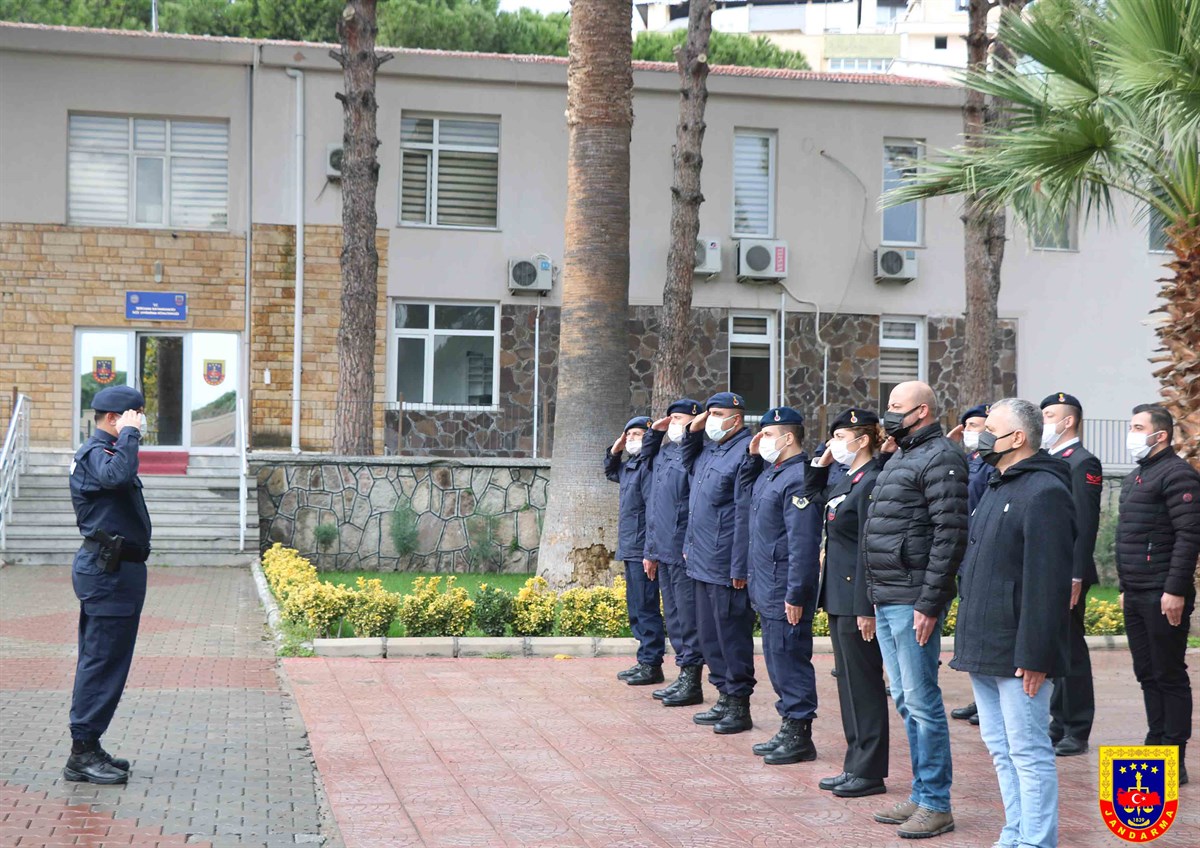 İzmir İl Jandarma Komutanı Tuğgeneral Hüseyin Hilmi ATABAY'ın Bergama İlçe Jandarma Karakol Komutanlığını Denetleme Faaliyeti  10.12.2021